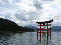 Isukushima Jinja Tori